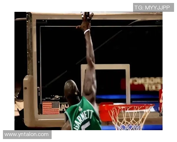 明星球员在训练中受伤,凯尔特人备战受影响 明星球员在训练中受伤,凯尔特人备战受影响